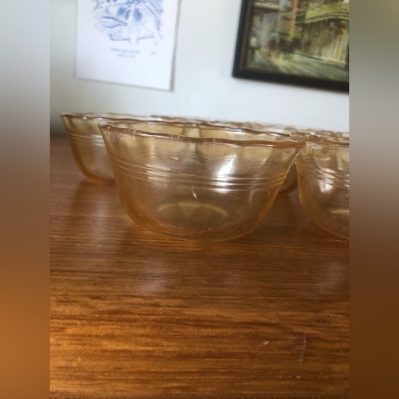 Set of 7 Corning Pyrex Fireside #463 Amber Custard Cups 6 OZ Scallop Edge 175ML - Picture 3 of 12